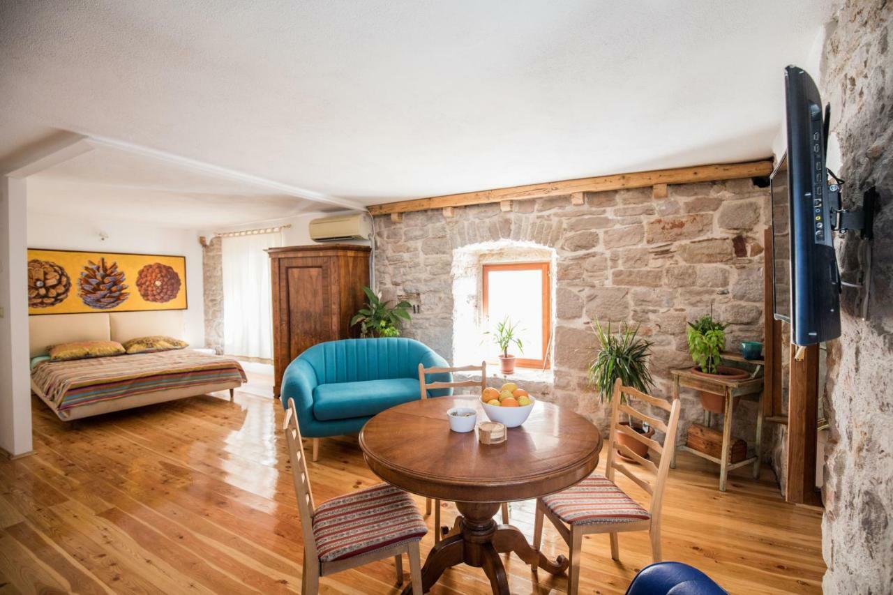 Old House Apartment Vodice Exterior photo